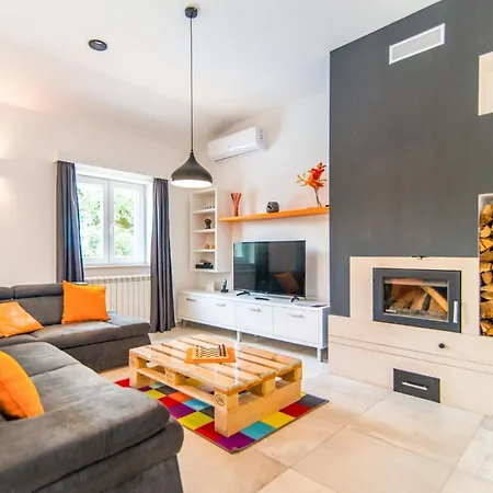 Terezia By Plus